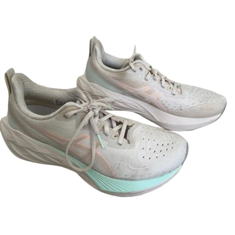 ASICS Novablast 4 Running Shoe